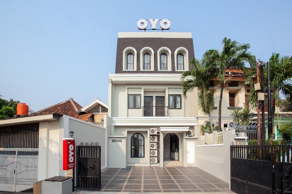OYO 105 La Maison d Ilona Jakarta